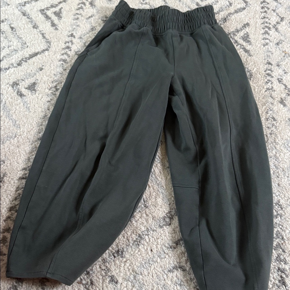 Green barrel joggers